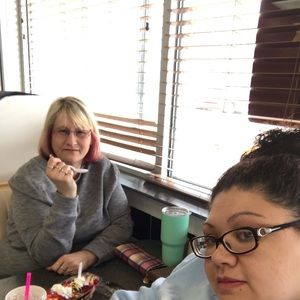 Meet your Posher, Debbie